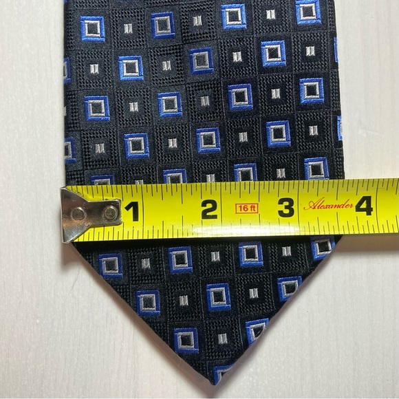 Donald Trump Signature Collection Tie - Picture 3 of 6